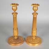 Paar feuervergoldete Empire Kerzenleuchter um 1800 - фото 1