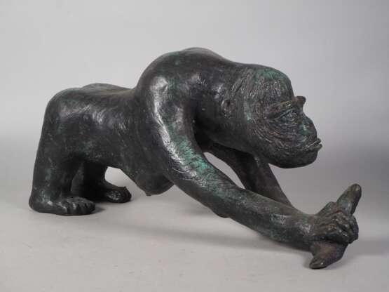 Mayer Tilly (*1924 - 2012, Germering) - Gorilla aus Bronze, 1999 - Foto 2