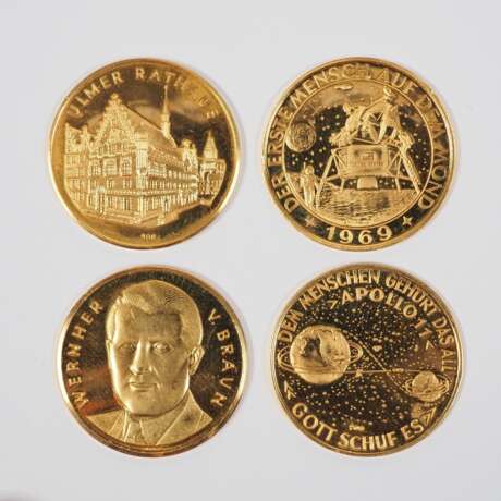 Vier 900er Goldmedaillen, 3x Apollo Mission und 1x Ulmer Münster - фото 2