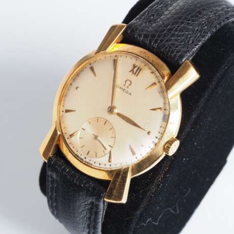 OMEGA Armbanduhr um 1946 in 18K Gold - Kaliber 28 (360) - Foto 1