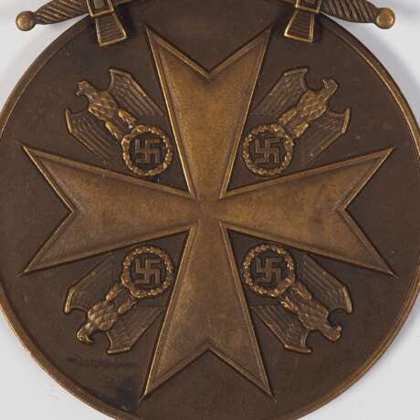 Deutsche Verdienstmedaille mit Schwertern in Bronze, ab 1939 - Hauptmünzamt Wien - photo 4