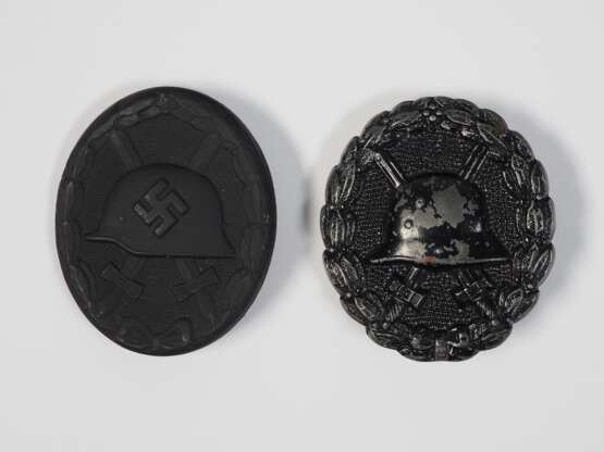 Zwei Verwundetenabzeichen in Schwarz 1918 & 1939 - photo 1