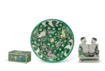 A FAMILLE VERTE BISCUIT BOX AND COVER, A FAMILLE VERTE BISCUIT GROUP OF HEHE AND A GREEN, YELLOW AND AUBERGINE-GLAZED DISH