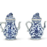 A PAIR OF BLUE AND WHITE DISHES, A PAIR OF BLUE AND WHITE BOWLS AND A PAIR OF BLUE AND WHITE EWER AND COVERS - фото 9