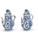 A PAIR OF BLUE AND WHITE DISHES, A PAIR OF BLUE AND WHITE BOWLS AND A PAIR OF BLUE AND WHITE EWER AND COVERS - фото 10