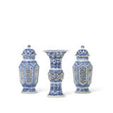 THREE RECULATED BLUE AND WHITE VASES - photo 1