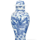 A LARGE BLUE AND WHITE BALUSTER JAR AND COVER - фото 3