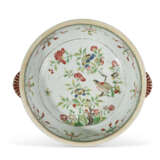 A FAMILLE VERTE CIRCULAR TUREEN AND COVER AND A FAMILLE ROSE CIRCULAR TUREEN - фото 8
