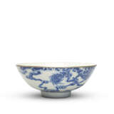 A BLUE AND WHITE 'DRAGON AND QILIN' BOWL - photo 4