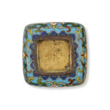 A SMALL CLOISONNÉ ENAMEL 'LOTUS' BOX AND COVER - photo 4