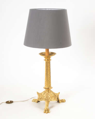 Tischlampe mit Neoromanik-Bronzeleuchte - photo 1