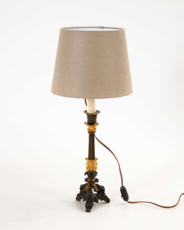 Tischlampe mit Bronzeleuchter als Lampe - photo 1