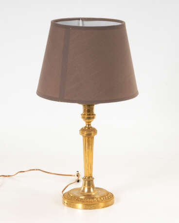 Tischlampe mit Leuchterfuß um 1800. - Foto 1