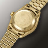 ROLEX, LADY YELLOW GOLD AND DIAMOND-SET ‘DATEJUST’, WITH GREEN STONE DIAL, REF. 69198 - Foto 3
