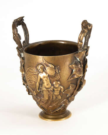 Reliefierte Bronze-Vase. - Foto 1