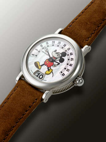 GERALD GENTA, STAINLESS STEEL JUMP HOUR 'RETRO, MICKEY MOUSE', WITH MOTHER-OF-PEARL DIAL, REF. G.3632 - фото 2