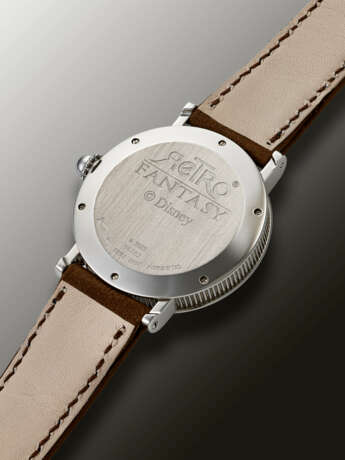 GERALD GENTA, STAINLESS STEEL JUMP HOUR 'RETRO, MICKEY MOUSE', WITH MOTHER-OF-PEARL DIAL, REF. G.3632 - Foto 3