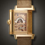 JAEGER-LECOULTRE, LIMITED EDITION PINK GOLD 'REVERSO SEPTANTIEME', NO. 71/500, REF. 240.2.19 - фото 2