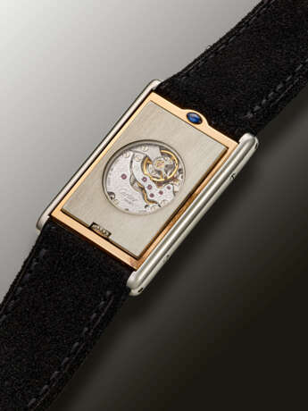 CARTIER, LIMITED EDITION PLATINUM AND PINK GOLD 'TANK BASCULANTE', NO. 54/100, REF. 2500E - Foto 4