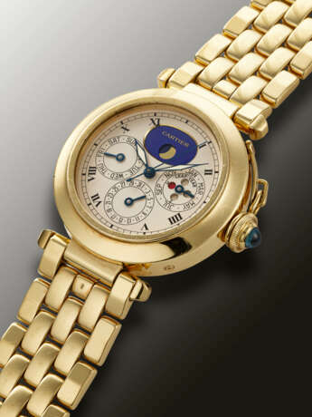 CARTIER, YELLOW GOLD PERPETUAL CALENDAR 'PASHA', REF. 30003 - Foto 2