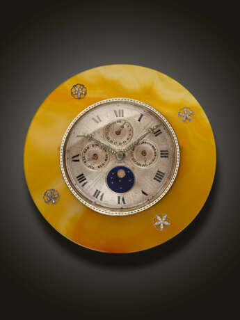 TIFFANY & CO, AGATE AND DIAMOND-SET PERPETUAL CALENDAR DESK CLOCK 'A BELLE EPOQUE', WITH MOON PHASES - фото 1