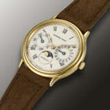 AUDEMARS PIGUET, YELLOW GOLD 'DAY-DATE' WITH MOON PHASES, REF. 25589BA - photo 2