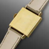 PATEK PHILIPPE, YELLOW GOLD SQUARE WRISTWATCH, WITH BREGUET NUMERALS, REF. 1486 - фото 3