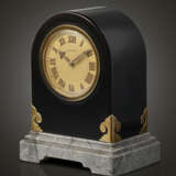 CARTIER, RARE BLACK LACQUERED, YELLOW METAL AND HARDSTONE MOUNTED ART DECO DESK CLOCK - photo 2