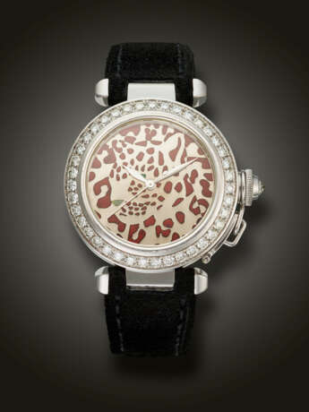 CARTIER, LIMITED EDITION WHITE GOLD AND DIAMOND-SET 'PASHA', WITH CHAMPLEVE ENAMEL DIAL DEPICTING A LEOPARD, NO. 16/20, REF. 2528 - Foto 1