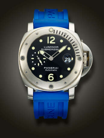 PANERAI, LIMITED EDITION STAINLESS STEEL 'LUMINOR SUBMERSIBLE', NO. 145/800, REF. OP 6771 - фото 1