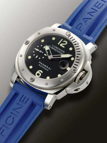 PANERAI, LIMITED EDITION STAINLESS STEEL 'LUMINOR SUBMERSIBLE', NO. 145/800, REF. OP 6771 - photo 2