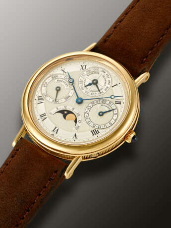BREGUET, YELLOW GOLD PERPETUAL CALENDAR 'CLASSIQUE', WITH MOON PHASES, REF. 3050 - Foto 2