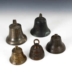 5 Bronze-Glocken.