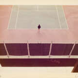 David Hockney. Tennis Court, Berkeley (Aus: Twenty Photographic Pictures) - Foto 1