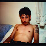 Nan Goldin. Kee in bed, E. Hampton, N.Y - Foto 1