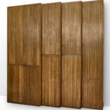 Vittorio Gregotti (1927), Lodovico Meneghetti (1926) e Giotto Stoppino (1926-2011). Wardrobe with ten doors, in solid wood b… - photo 1