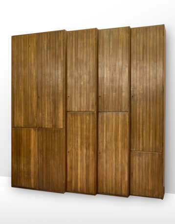 Vittorio Gregotti (1927), Lodovico Meneghetti (1926) e Giotto Stoppino (1926-2011). Wardrobe with ten doors, in solid wood b… - Foto 1