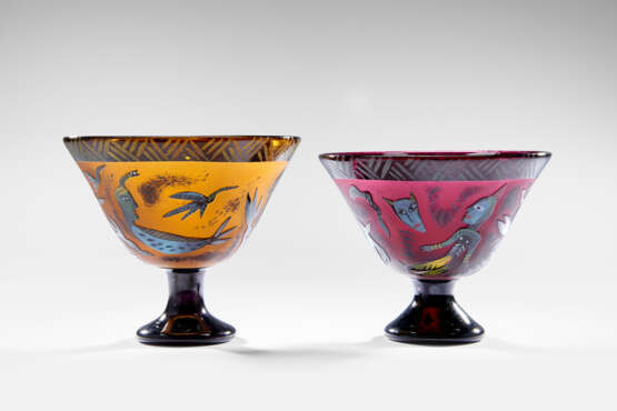 Ulrica Hydman Vallien. Two unique small bowls in orange and ame… - фото 1