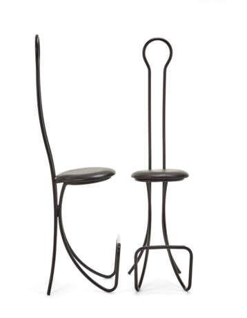 Achille Castiglioni (1918-2002) e Pier Giacomo Castiglioni (1913-1968). Pair of bar stools model "Spluga 570". P… - Foto 1