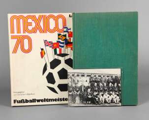 2 Bücher Fußball-Weltmeisterschaft 1966/70 u.a.