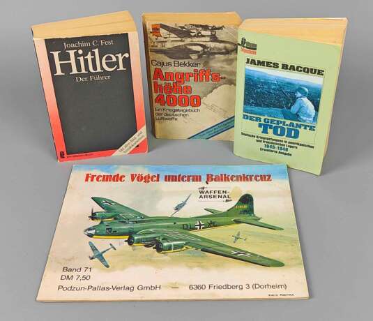 3 Militär Bücher und ein Heft - Foto 1