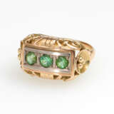 Ring mit grünen Steinen. - photo 1