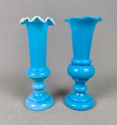 2 Opalglas Vasen um 1890/1900