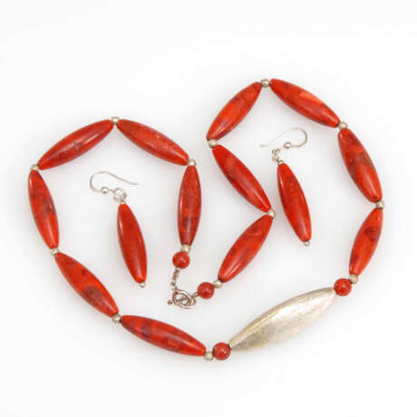 Halskette und Ohrringpaar mit Schaumkor - фото 1