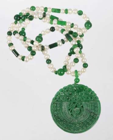 Jade Perl Kette mit Amulett - photo 1