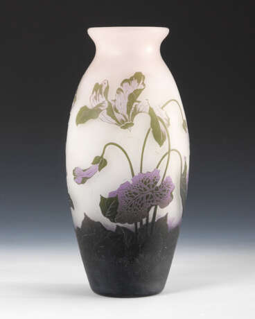 Vase mit Alpenveilchendekor, ARSALLE. - Foto 1