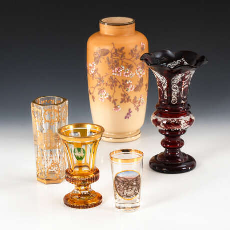3 Vasen und 2 Gläser. - photo 1