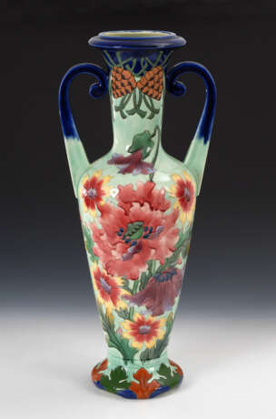 Große Jugendstil-Vase mit Blumendekor. - photo 1