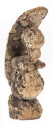 Weibliche Figur, wohl Afrika, Holz, Reste alter Fassung, H. 23,5 cm (aus der Kunstsammlung des Schauspielers Uwe Friedrichsen 1934-2016 Hamburg)