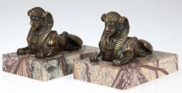 Paar Figuren &amp;quot;Ägyptische Sphinx&amp;quot;, Bronze, braun patiniert, auf Marmorplinthe, ges. 7,5x10,5x7 cm